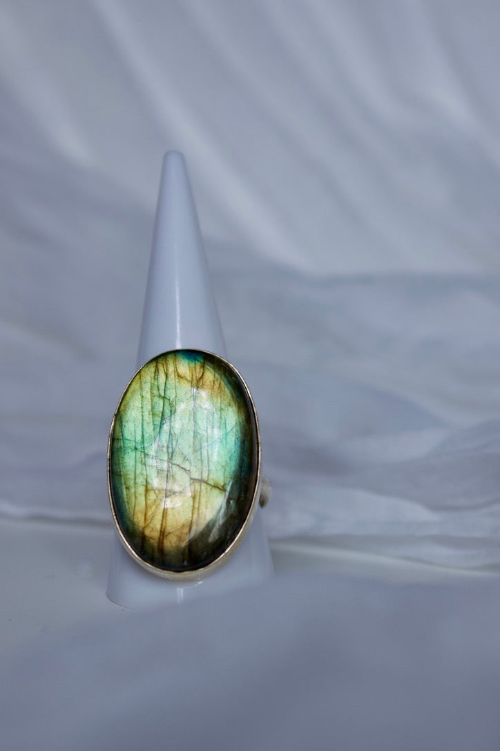 Labradorite ring (oval shape), size 10.5 | Manifestation and Higher Consciousness