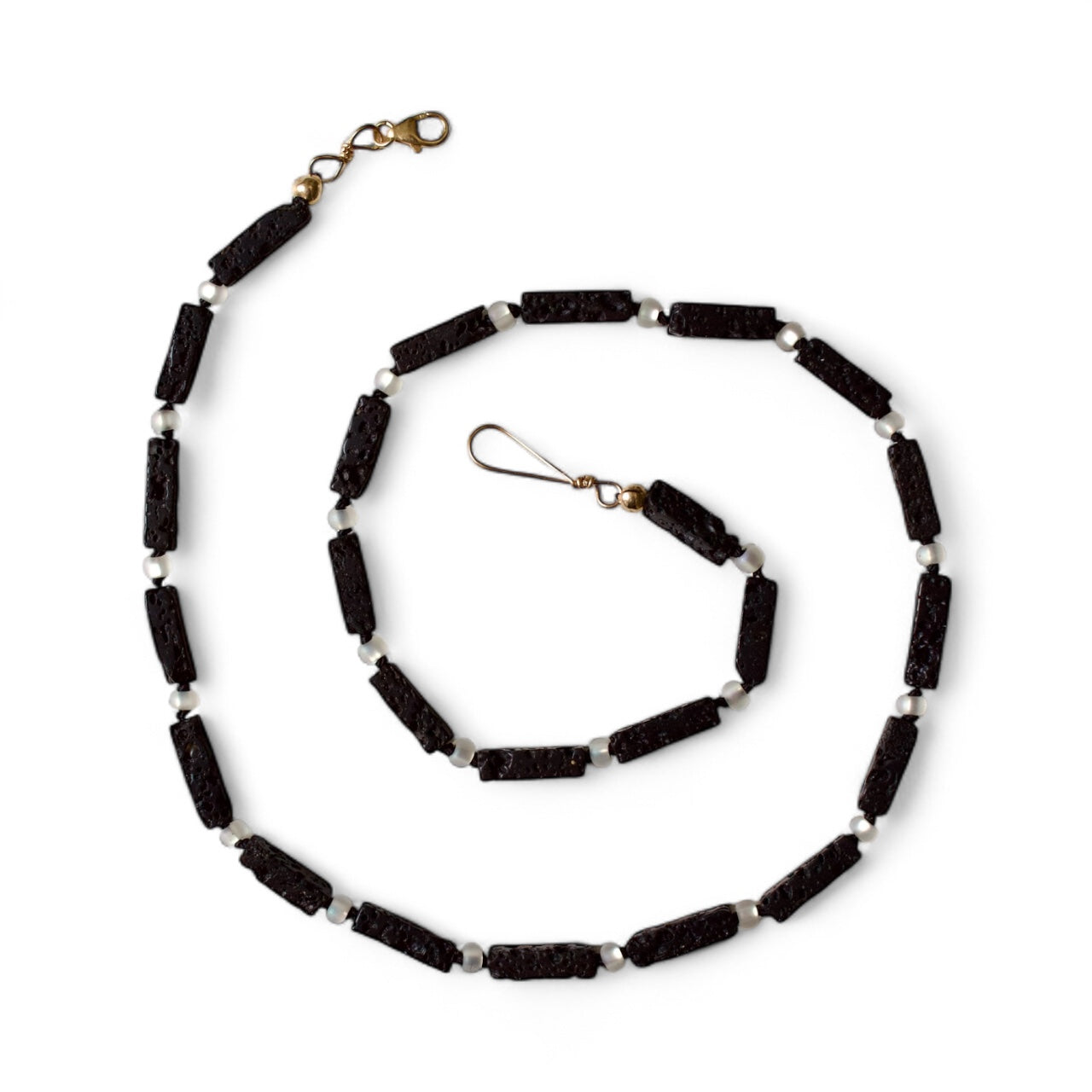 Lava stone beaded necklace| Diffuse your favorite oils for on-the-go aromatherapy!