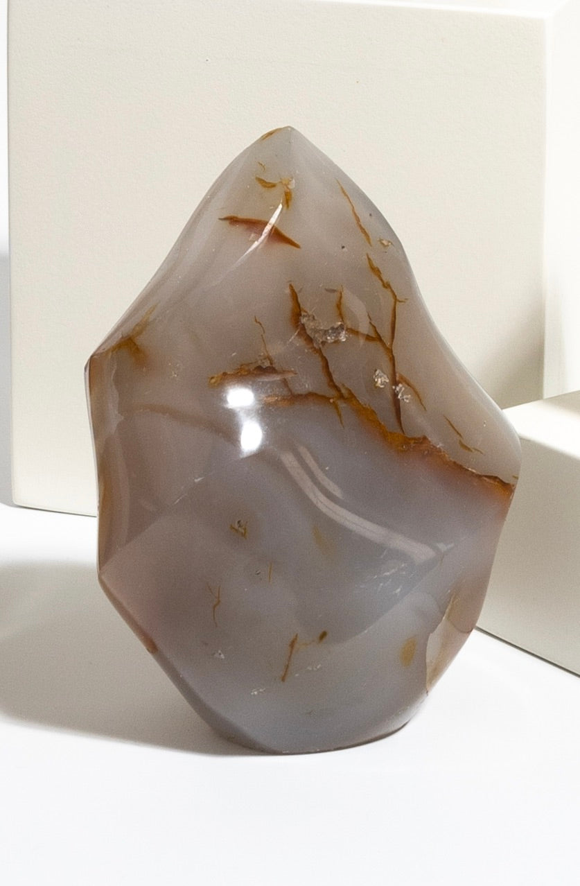 Agate Crystal Sculpture- A Stunning and Unique Display Piece for Your Home or Office